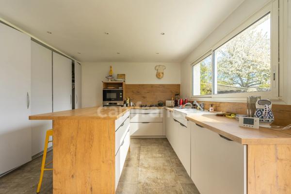 Dpt Charente Maritime (17), à vendre SAINT SULPICE DE ROYAN - Villa Charentaise de 267 m² - Terrain de 958,00 m²