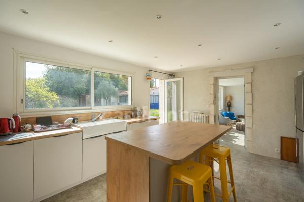 Dpt Charente Maritime (17), à vendre SAINT SULPICE DE ROYAN - Villa Charentaise de 267 m² - Terrain de 958,00 m²