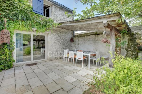 Dpt Charente Maritime (17), à vendre SAINT SULPICE DE ROYAN - Villa Charentaise de 267 m² - Terrain de 958,00 m²