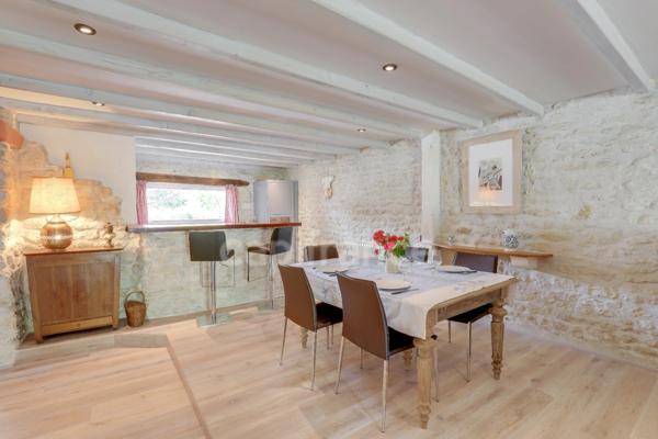 Dpt Charente Maritime (17), à vendre SAINT SULPICE DE ROYAN - Villa Charentaise de 267 m² - Terrain de 958,00 m²