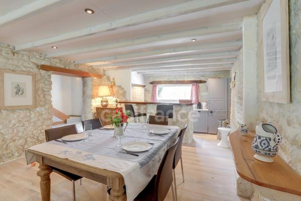 Dpt Charente Maritime (17), à vendre SAINT SULPICE DE ROYAN - Villa Charentaise de 267 m² - Terrain de 958,00 m²