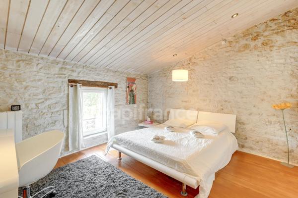 Dpt Charente Maritime (17), à vendre SAINT SULPICE DE ROYAN - Villa Charentaise de 267 m² - Terrain de 958,00 m²