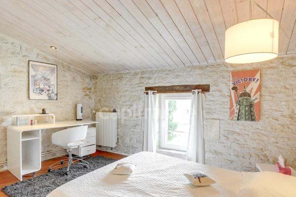 Dpt Charente Maritime (17), à vendre SAINT SULPICE DE ROYAN - Villa Charentaise de 267 m² - Terrain de 958,00 m²