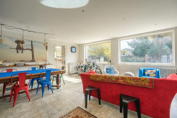 Dpt Charente Maritime (17), à vendre SAINT SULPICE DE ROYAN - Villa Charentaise de 267 m² - Terrain de 958,00 m²