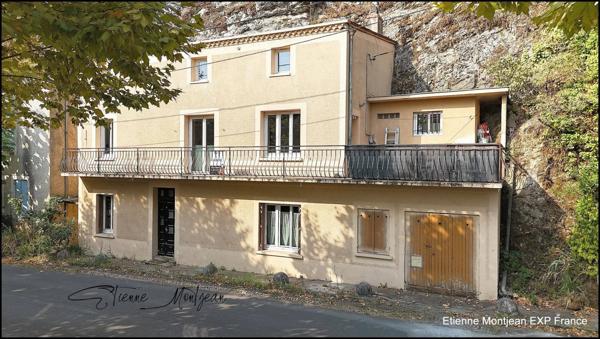 Maison à Luzech, 69 m², 2 chambres, à finir de rénover, avec terrasse
