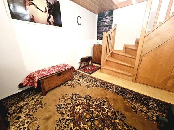 Maison en pierre de 3 chambres avec parking & atelier
