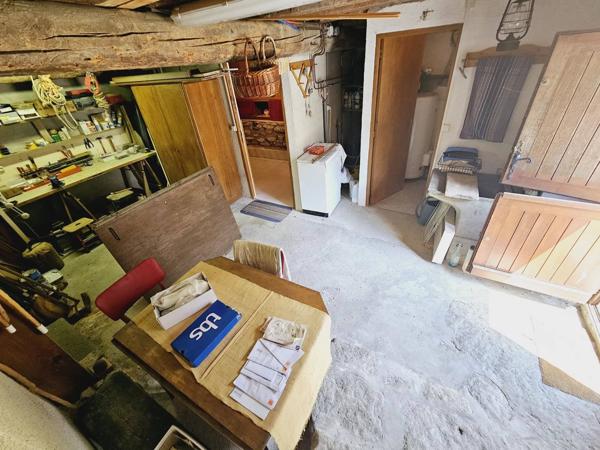 Maison en pierre de 3 chambres avec parking & atelier