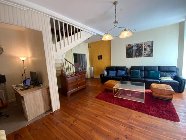 Achat maison près de LAVARDAC - 5 pièce(s) - 194 m² - 148 000 €