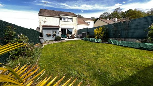 (95420) MAGNY EN VEXIN  , Maison 8 pièces ,120m2 , grand  séjour, 4 chambres, garage , jardin clos