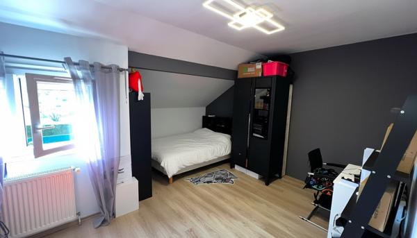 (95420) MAGNY EN VEXIN  , Maison 8 pièces ,120m2 , grand  séjour, 4 chambres, garage , jardin clos