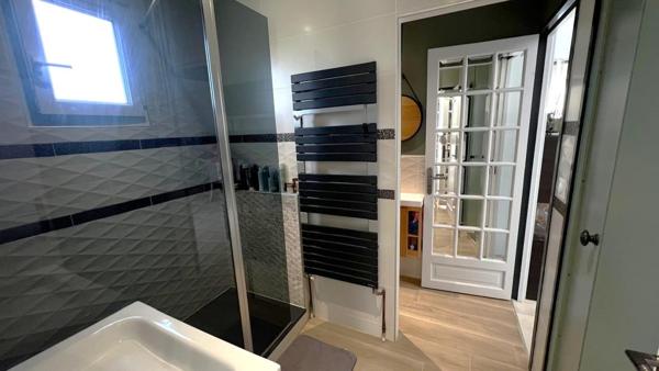 (95420) MAGNY EN VEXIN  , Maison 8 pièces ,120m2 , grand  séjour, 4 chambres, garage , jardin clos