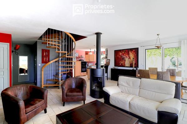 Maison La Seguiniere 8 pièce(s) 146 m2