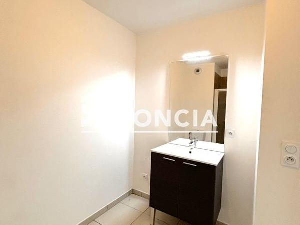 Location Appartement 2 pièces 43.1 m² - 70 BOULEVARD DE LA REPUBLIQUE Voiron 38500