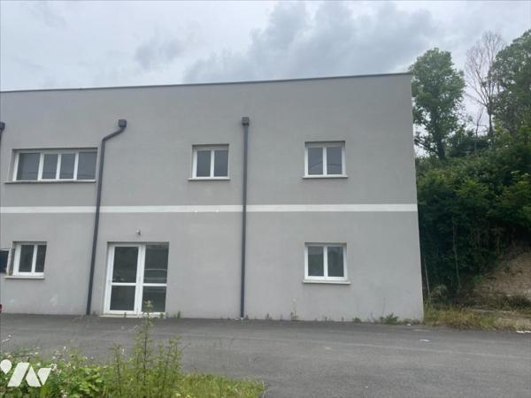 LOCAL COMMERCIAL DE 95 M² - NATIONALE 10