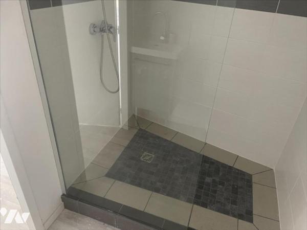 LOCAL COMMERCIAL DE 95 M² - NATIONALE 10