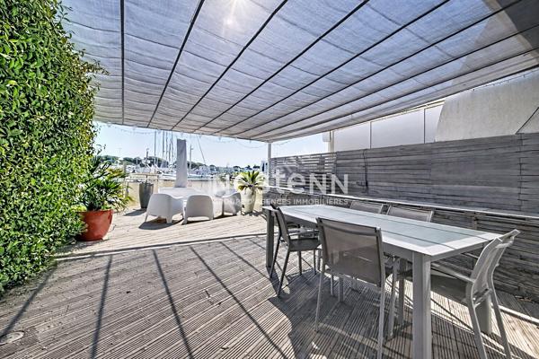 Double Marina en duplex en parfait état avec appontement XXL