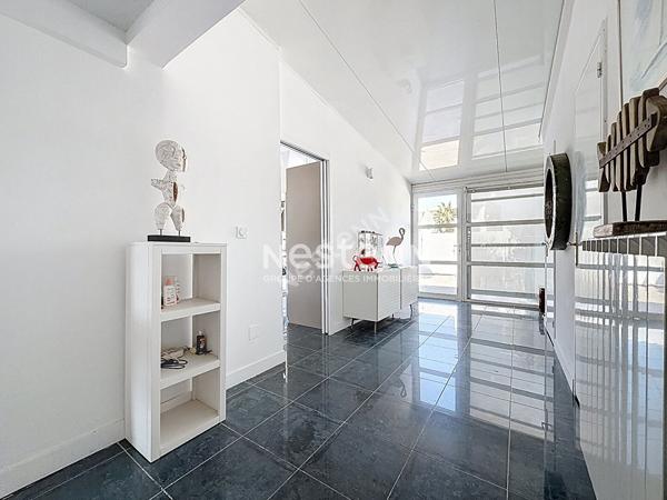 Double Marina en duplex en parfait état avec appontement XXL