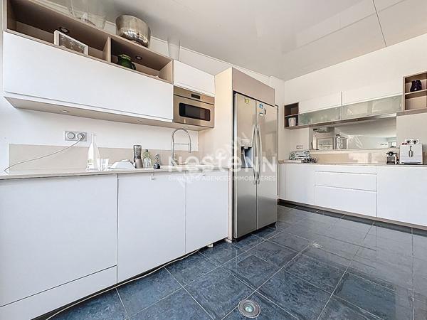 Double Marina en duplex en parfait état avec appontement XXL