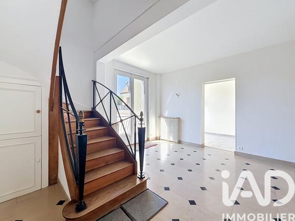 Location maison 5 pièces 135,5 m² Lucenay-lès-Aix