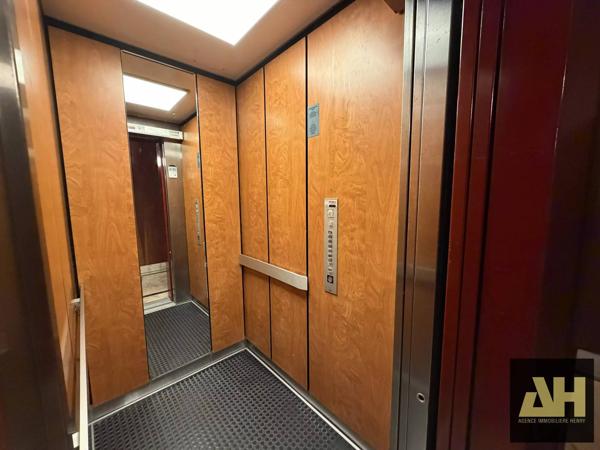 EXCLUSIVITE BREST CENTRE- FAC DE MEDECINE - T2 DANS RÉSIDENCE DE STANDING - ASCENSEUR ET BALCON