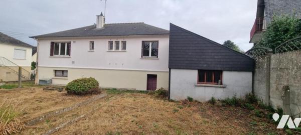 LA GUERCHE DE BGNE - Centre ville - Maison avec terrain