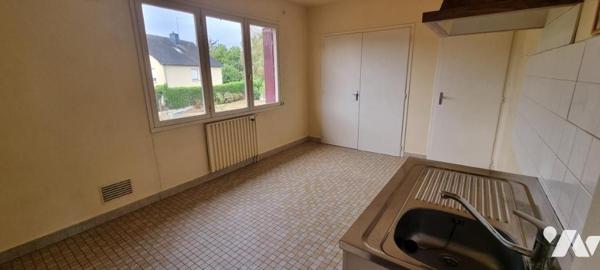 LA GUERCHE DE BGNE - Centre ville - Maison avec terrain
