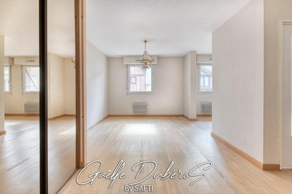 Bel appartement avec parking privé ***Pré visite 3D disponible sur demande***