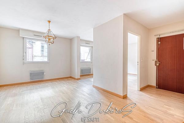 Bel appartement avec parking privé ***Pré visite 3D disponible sur demande***