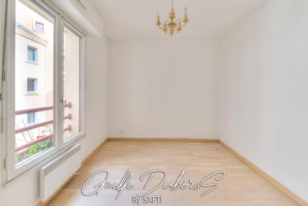 Bel appartement avec parking privé ***Pré visite 3D disponible sur demande***