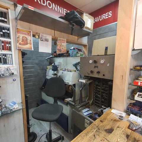 Cordonnerie dans galerie marchande