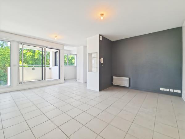 Appartement
         2 pièces
        - 54 m² Exclusivité 186 500 € *