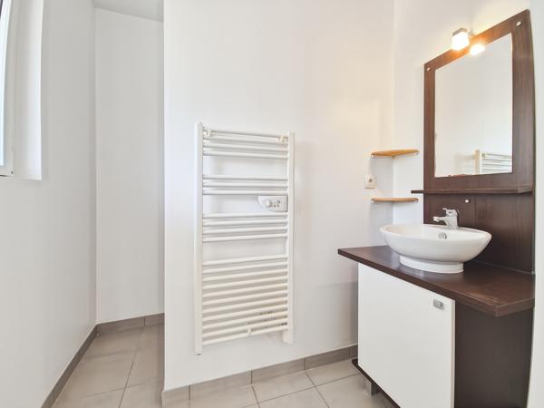 Appartement
         2 pièces
        - 54 m² Exclusivité 186 500 € *