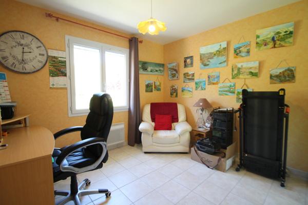 Maison à vendre 4 pièces 109m² proche de CASTELJALOUX (47) garages, terrain 9800m²