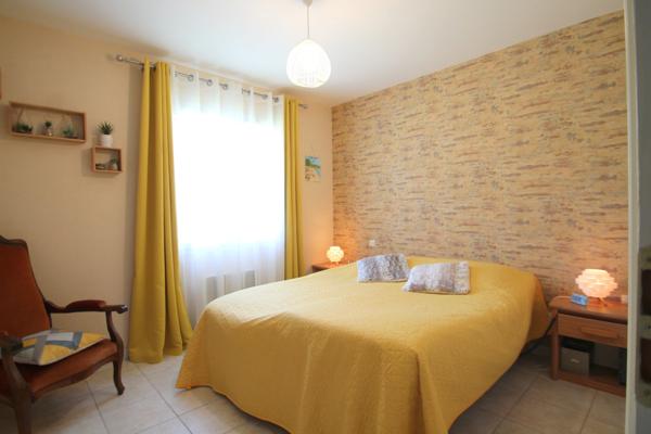 Maison à vendre 4 pièces 109m² proche de CASTELJALOUX (47) garages, terrain 9800m²