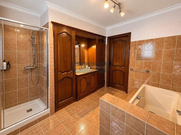 Vente                                                      Maison
                        
                     5 pièces                      130 m2                     à Saint-Raphaël