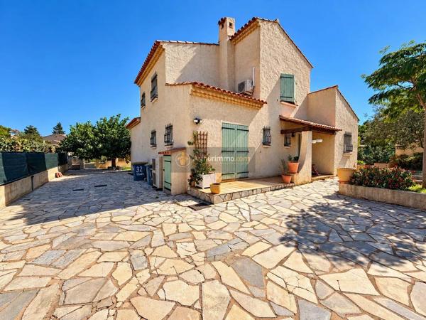 Vente                                                      Maison
                        
                     5 pièces                      130 m2                     à Saint-Raphaël