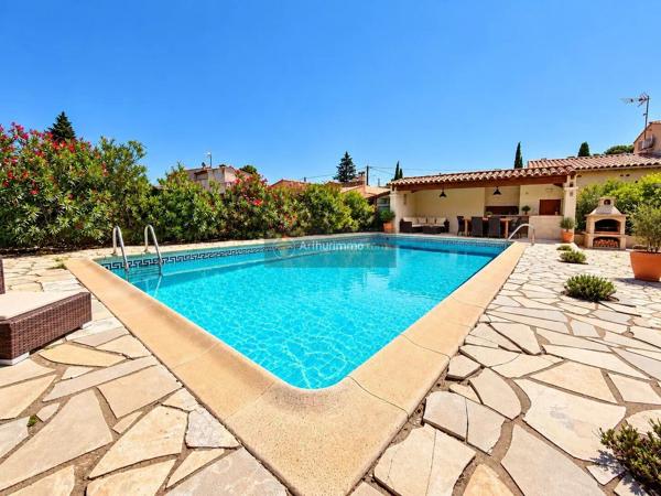 Vente                                                      Maison
                        
                     5 pièces                      130 m2                     à Saint-Raphaël