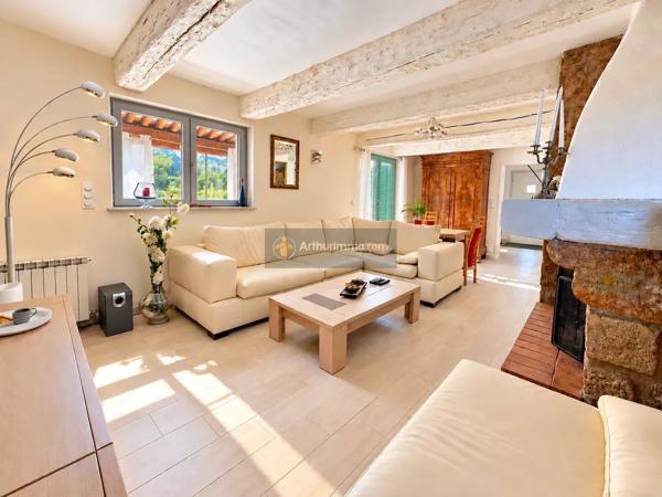 Vente                                                      Maison
                        
                     5 pièces                      130 m2                     à Saint-Raphaël