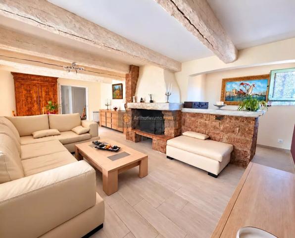 Vente                                                      Maison
                        
                     5 pièces                      130 m2                     à Saint-Raphaël