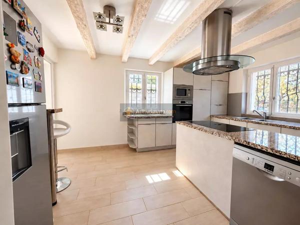 Vente                                                      Maison
                        
                     5 pièces                      130 m2                     à Saint-Raphaël