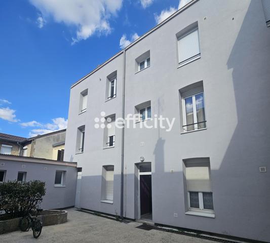 Immeuble
        
        - 560 m² 1 390 000 € *