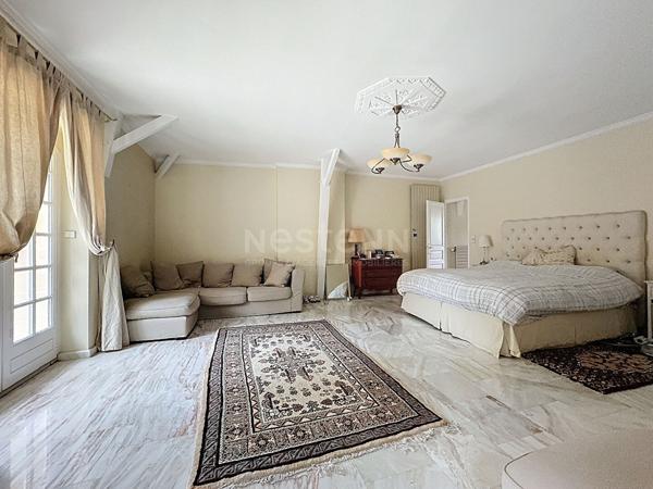 Maison Lamorlaye 8 pièce(s) 340 m² habitables, parc 4800m²