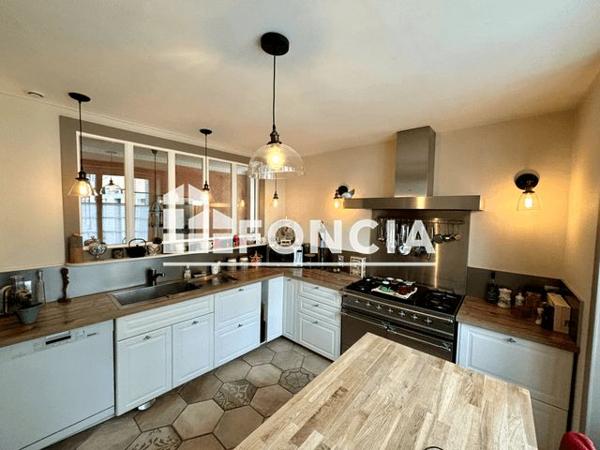 À vendre Maison 5 pièces 185 m² - Gex 01170