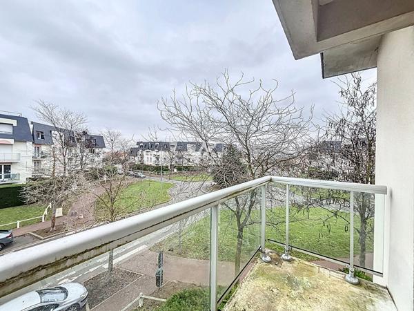 Appartement 3 pièces - 66.49 m² - CHATOU Loyer 1 290 €/mois charges comprises **  - Référence  148496