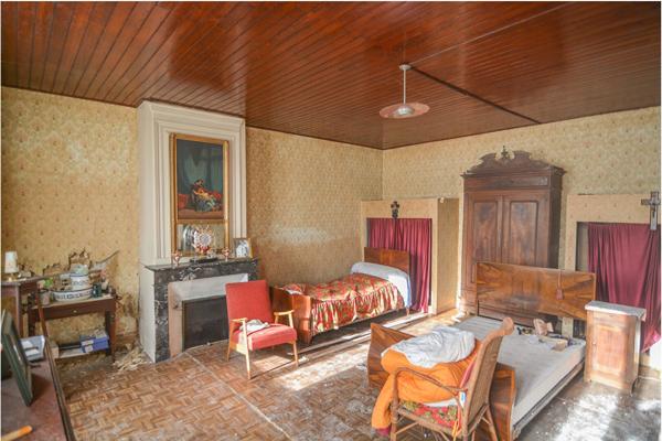 Maison Échoppe en pierre à rénover de 207m2 en impasse - Quartier de "Gajac" - Fort potentiel d'évolution ! 207 m²