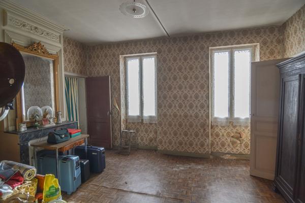 Maison Échoppe en pierre à rénover de 207m2 en impasse - Quartier de "Gajac" - Fort potentiel d'évolution ! 207 m²