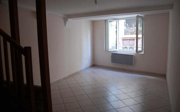 Maison à louer    3 pièces •  Sancerre