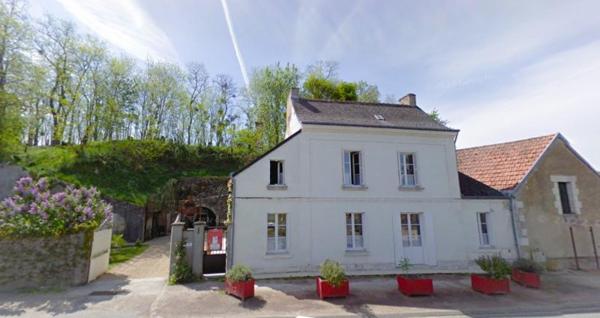 Maison de charme de 200 m² avec jardin et annexes – entre Tours et Amboise