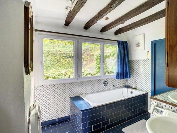 Maison de charme de 200 m² avec jardin et annexes – entre Tours et Amboise