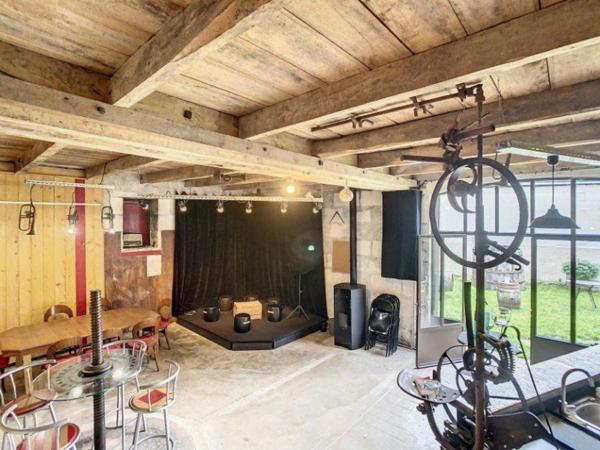 Maison de charme de 200 m² avec jardin et annexes – entre Tours et Amboise